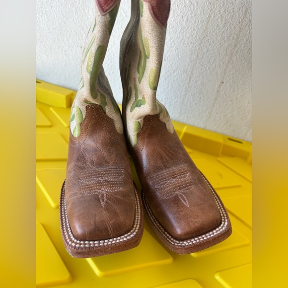 Ariat Brown Leather Boots with Green Cactus Design - Picture 2 of 4